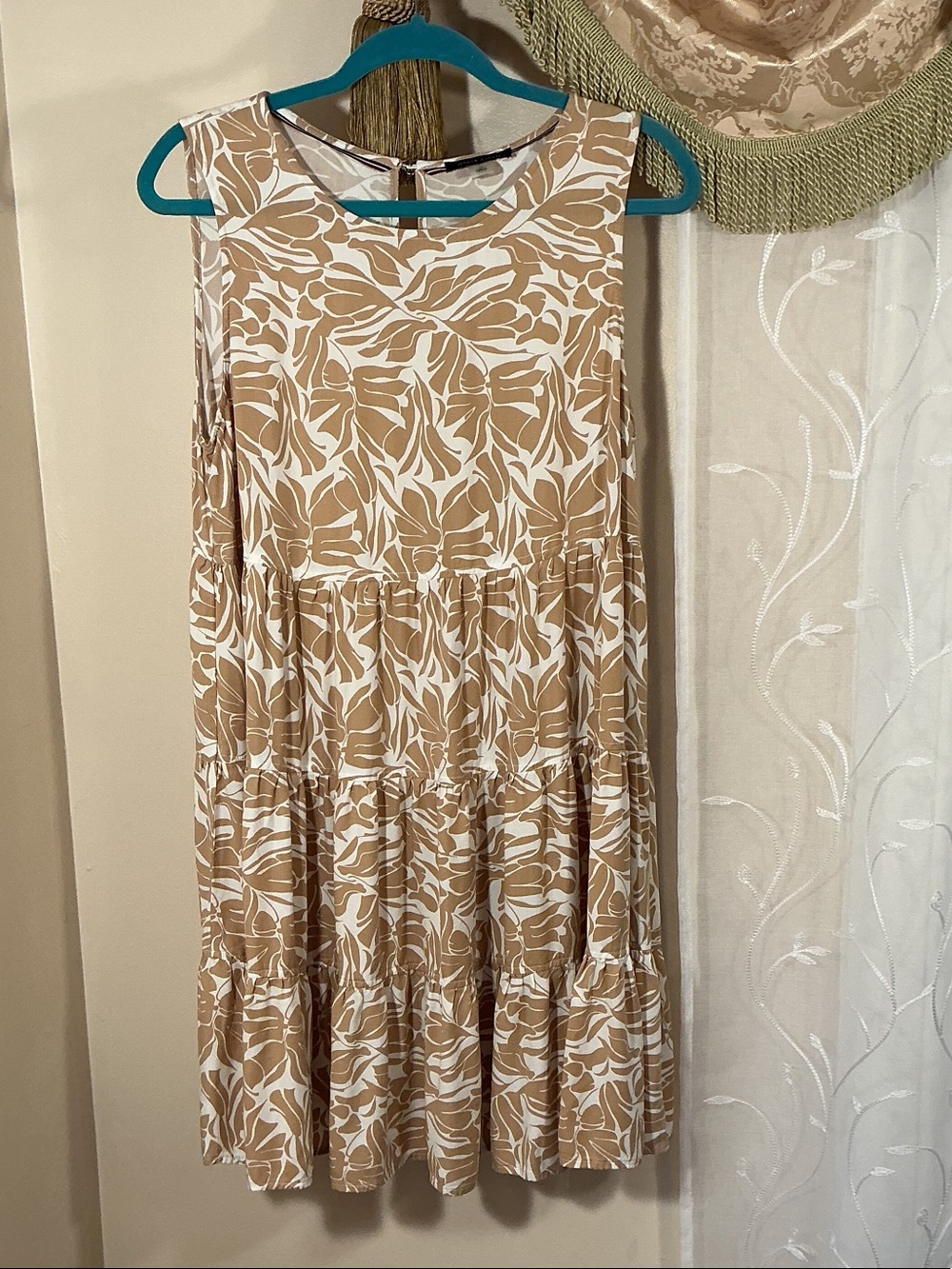 Tommy Hilfiger Sleeveless Tiered Babydoll Dress Tan White Botanical Print Sz 12